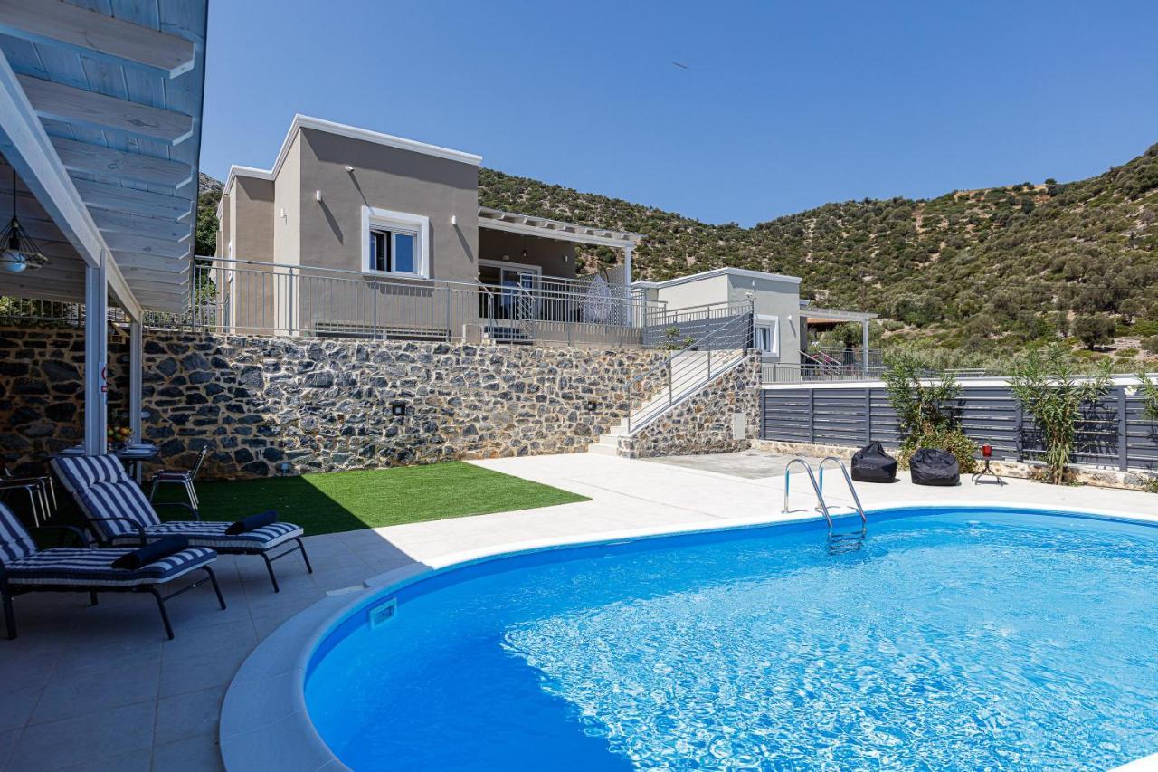 Modern Family Villa Basilicata Salmostro In Bali W/ Pool & Bbq Area Vlikhádha Exterior foto