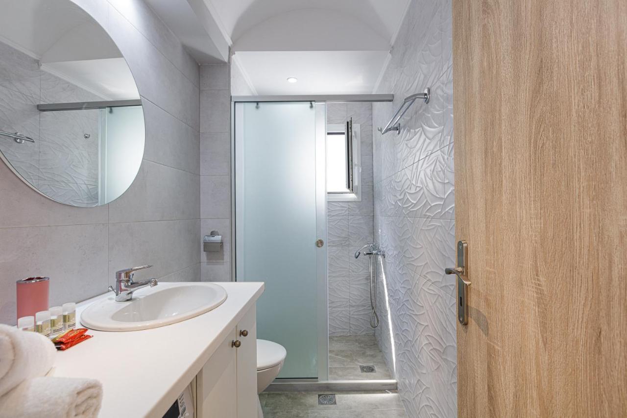 Modern Family Villa Basilicata Salmostro In Bali W/ Pool & Bbq Area Vlikhádha Exterior foto